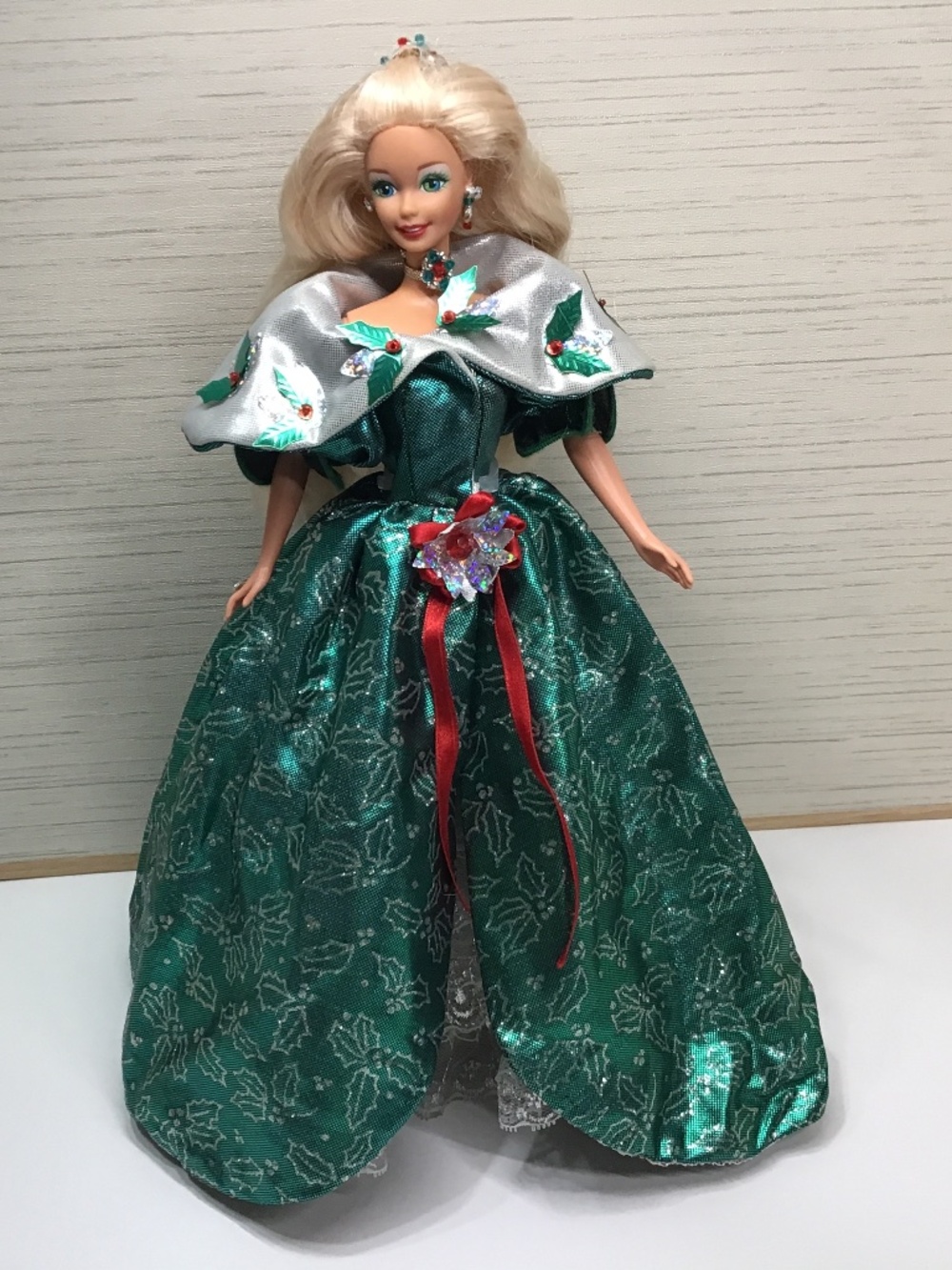 1995 Holiday Barbie Doll